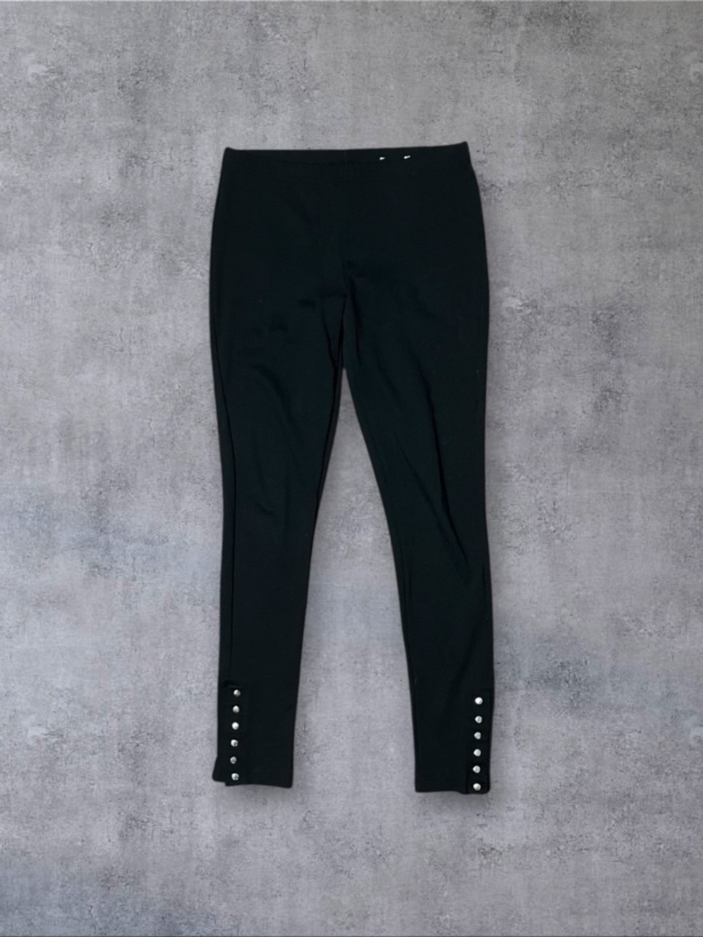 Mix It Sz M Mid Rise Black Studded Leggings
